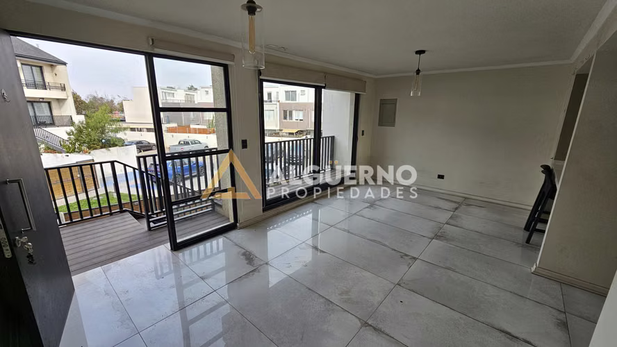 EN ARRIENDO AMPLIO TOWNHOUSE CON 4D3B2E ALTO EL ROSAL