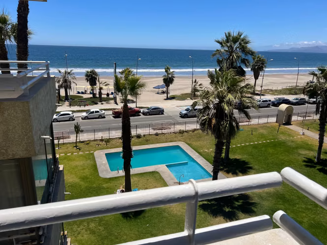 ARRIENDO DEPTO 2 D PRIMERA LINEA AVDA DEL MAR AÑO CORRIDO