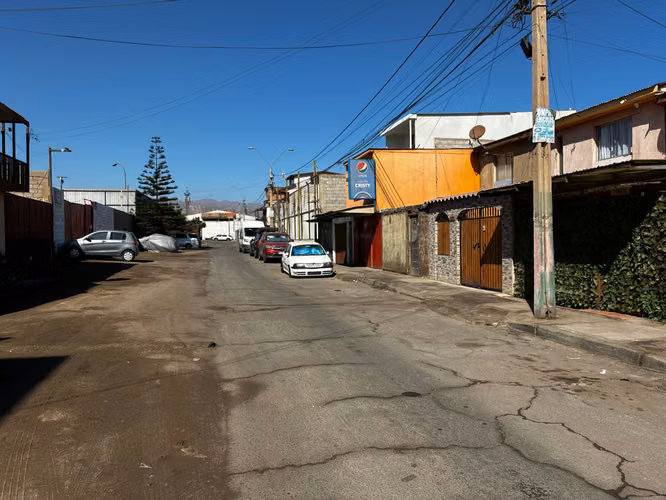 CASA 2D CON PATIO EN ANTOFAGASTA