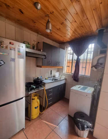 CASA A PASOS DEL METRO CONCHALI