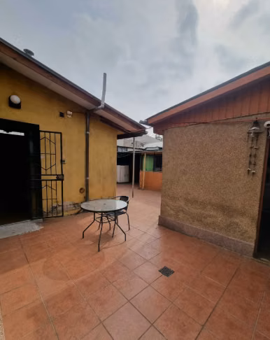 CASA A PASOS DEL METRO CONCHALI
