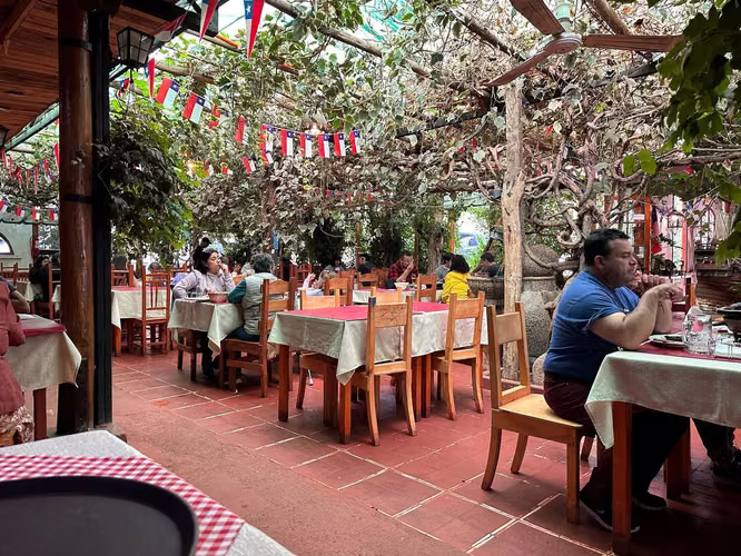 VENTA RESTAURANTE TRADICIONAL, EL PARRON DE POMAIRE