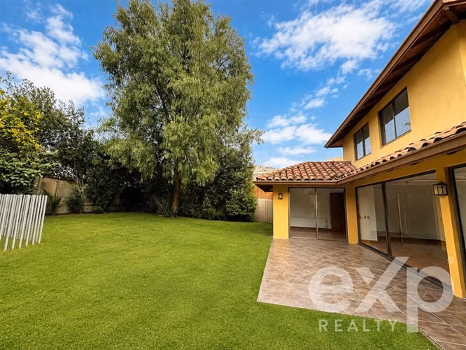 Arriendo Casa Chamisero con Piscina Cercana a Colegios.