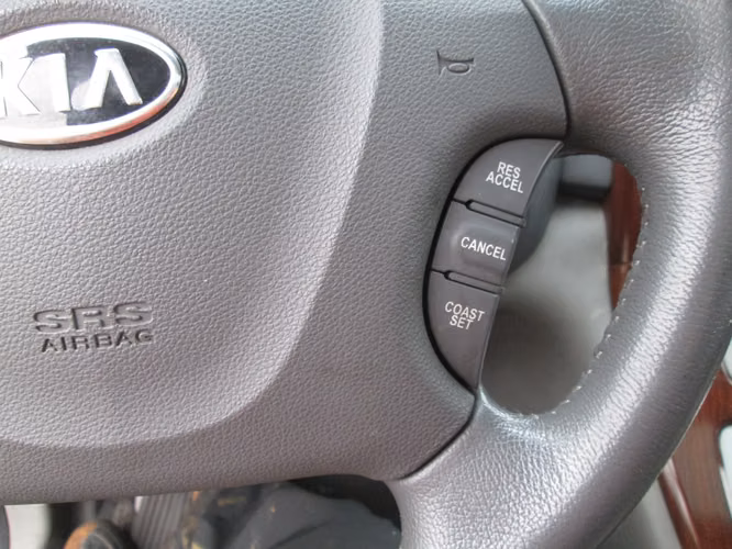 KIA GRAND CARNIVAL EX LIMITED 2.9 DIESEL AUTOMATICA - Imagen 7