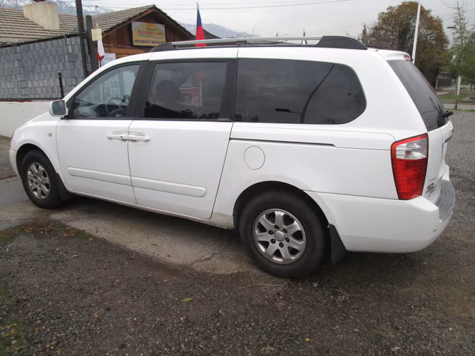 KIA GRAND CARNIVAL EX LIMITED 2.9 DIESEL AUTOMATICA - Imagen 4