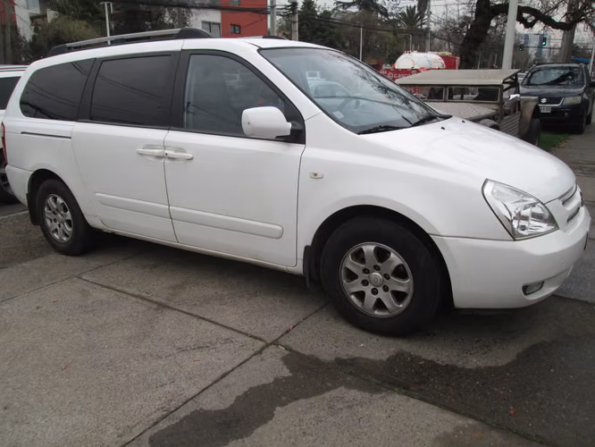 KIA GRAND CARNIVAL EX LIMITED 2.9 DIESEL AUTOMATICA - Imagen 2