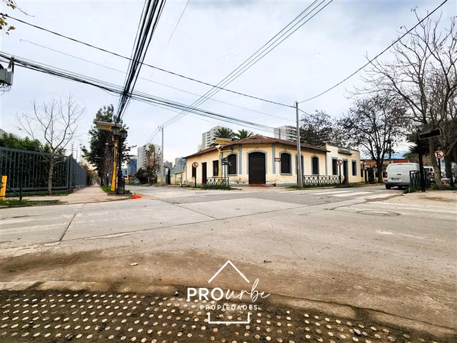 Sitio en venta en La Cisterna para desarrollo inmobiliario