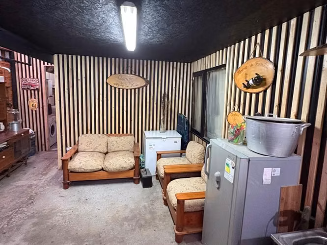 VALDIVIA Corvi Pasaje 21  Casa 2 pisos 3 Dorm 2 baños