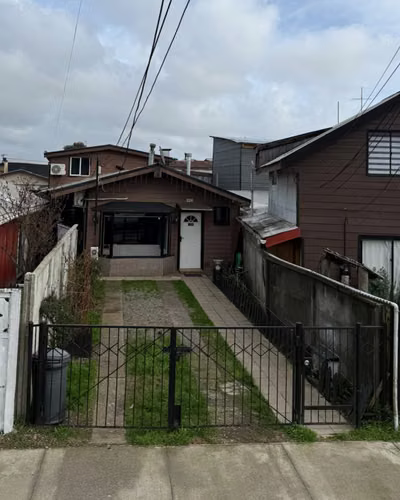 VALDIVIA Corvi Pasaje 21  Casa 2 pisos 3 Dorm 2 baños