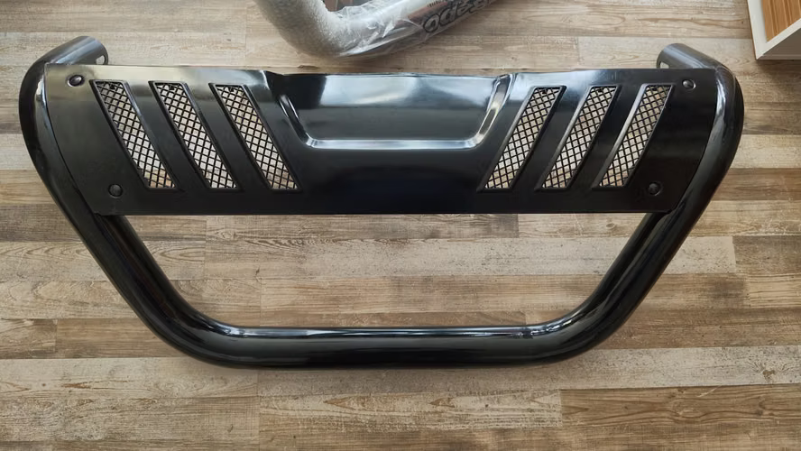 Defensa negra nueva marca bepo Toyota hilux