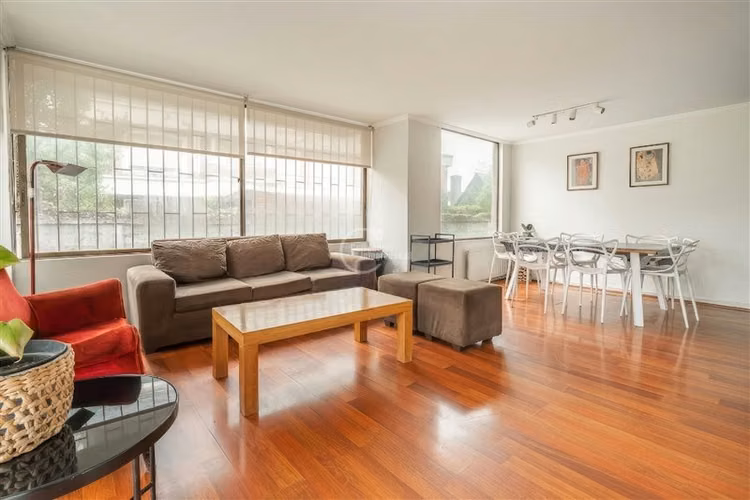 Piso 1 de 3 dorm. más servicio. 2 Baños. Costanera Sur