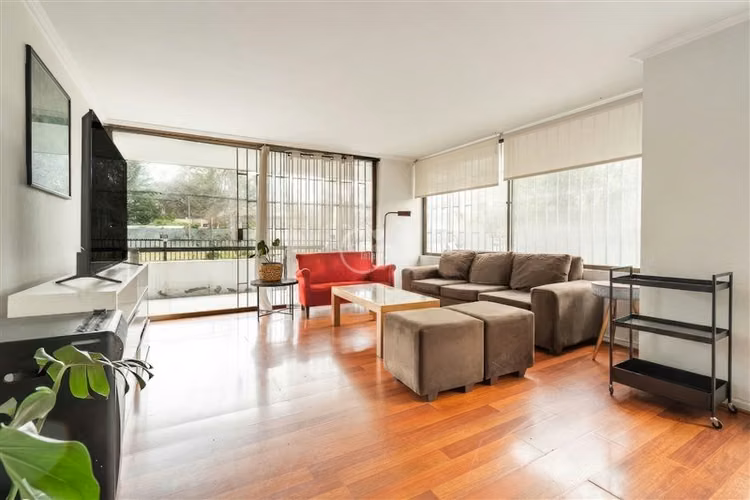 Departamento en venta de 4 dorm. en Vitacura