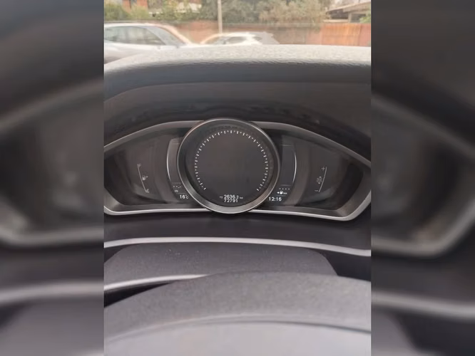 VOLVO V40 2018