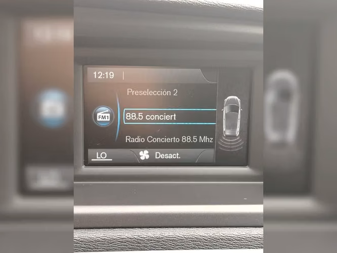 VOLVO V40 2018
