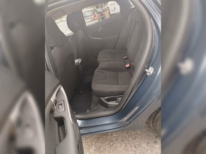 VOLVO V40 2018