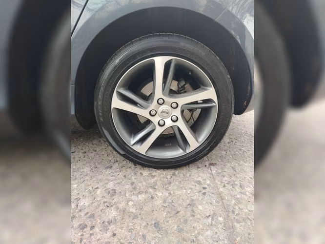 VOLVO V40 2018