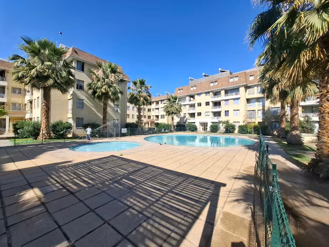 Gran ubicación, metro Lo Cruzat. 3D 1B Condominio San Ignacio