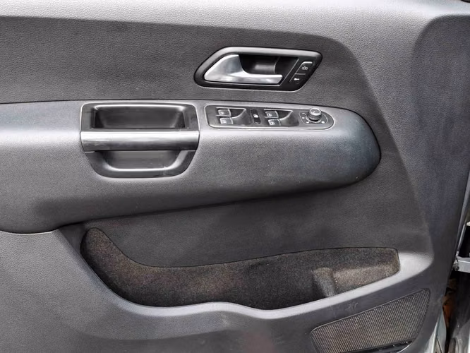 VOLKSWAGEN AMAROK 2023