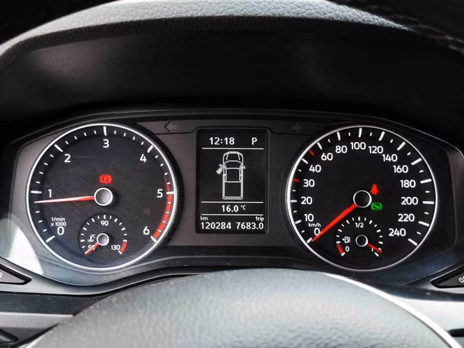 VOLKSWAGEN AMAROK 2023