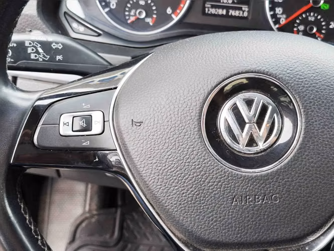 VOLKSWAGEN AMAROK 2023