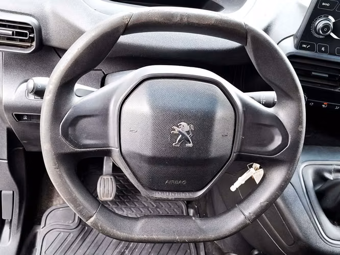 PEUGEOT PARTNER 2023 - Imagen 17