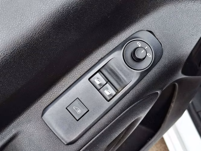 PEUGEOT PARTNER 2023 - Imagen 13