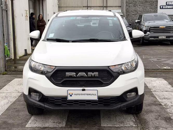RAM 700 2024