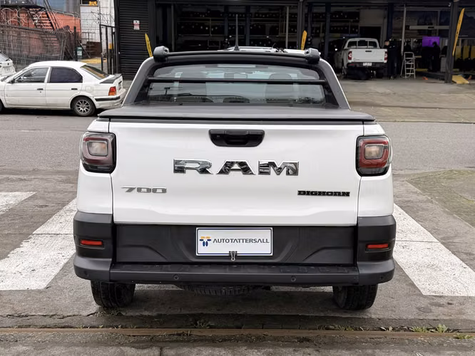 RAM 700 2024