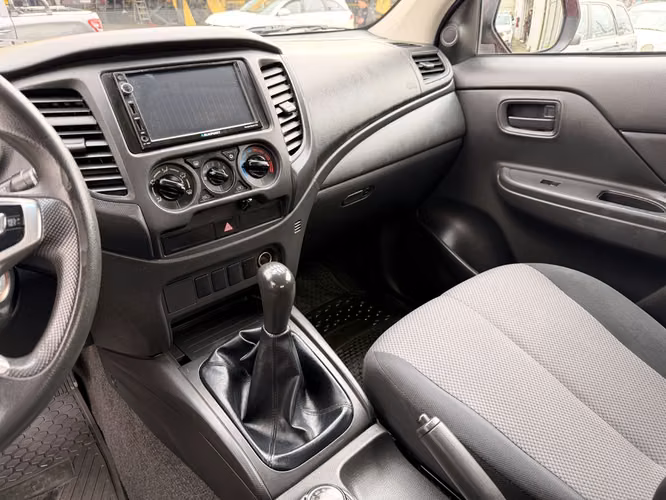 MITSUBISHI L200 2023