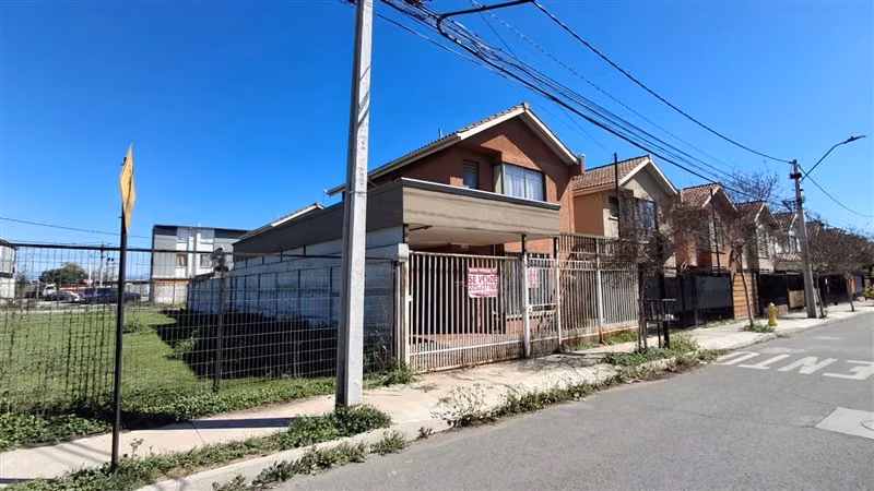 Casa en venta de 3 dorm. en Maipú