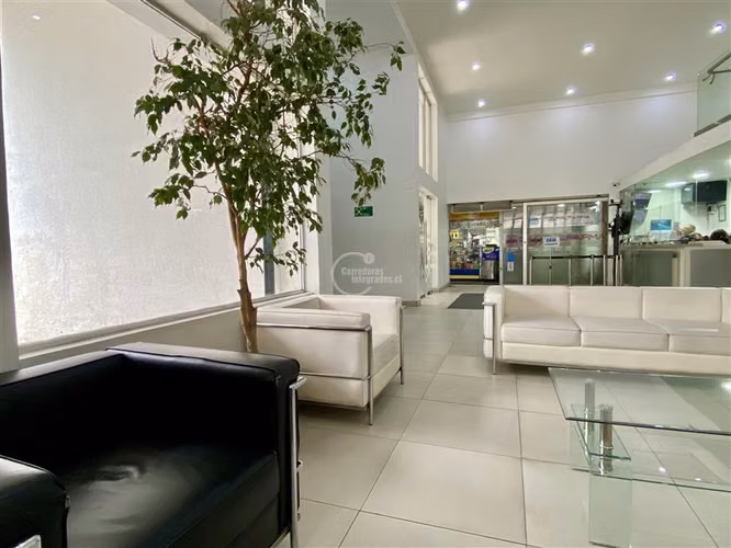 Consulta Médica Frente a Hospital Salvador