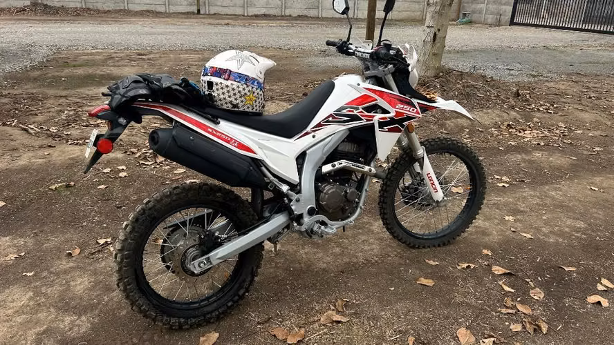 MOTO  LONCIN 250