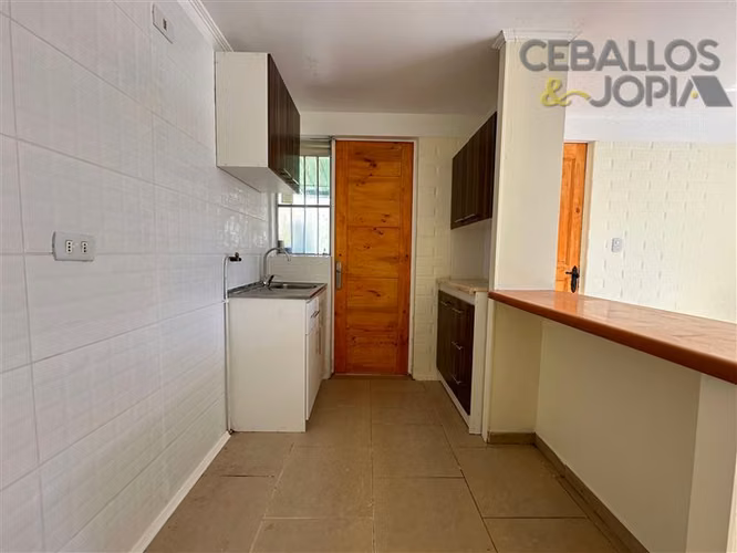 Casa en arriendo de 2 dorm. en Villa Alemana