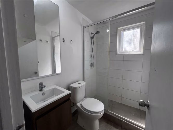 Casa en arriendo en Padre Hurtado 3 dormi 1 estar 3 baños