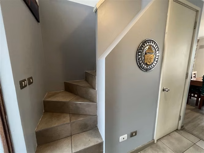 Casa en arriendo en Padre Hurtado 3 dormi 1 estar 3 baños