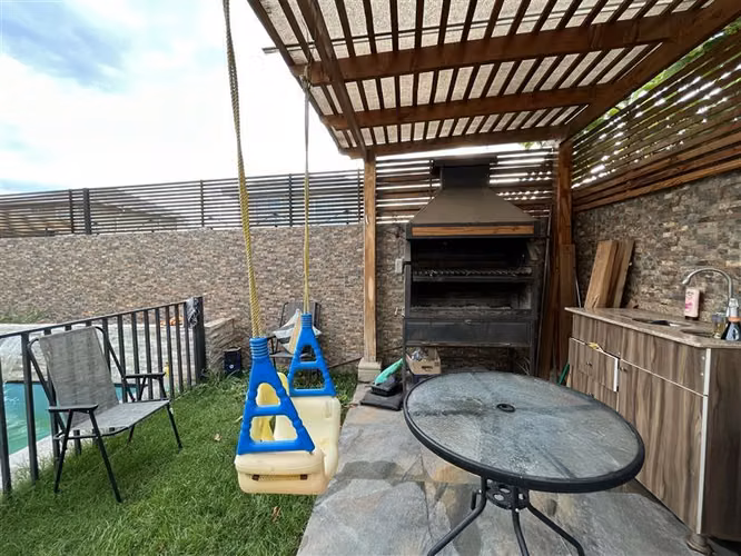 Casa en arriendo en Padre Hurtado 3 dormi 1 estar 3 baños