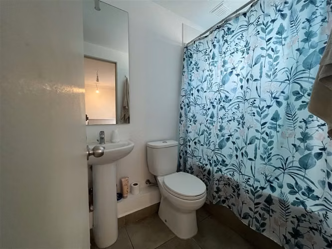 Casa en arriendo en Padre Hurtado 3 dormi 1 estar 3 baños