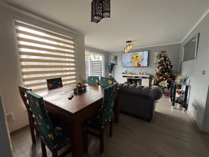 Casa en arriendo en Padre Hurtado 3 dormi 1 estar 3 baños