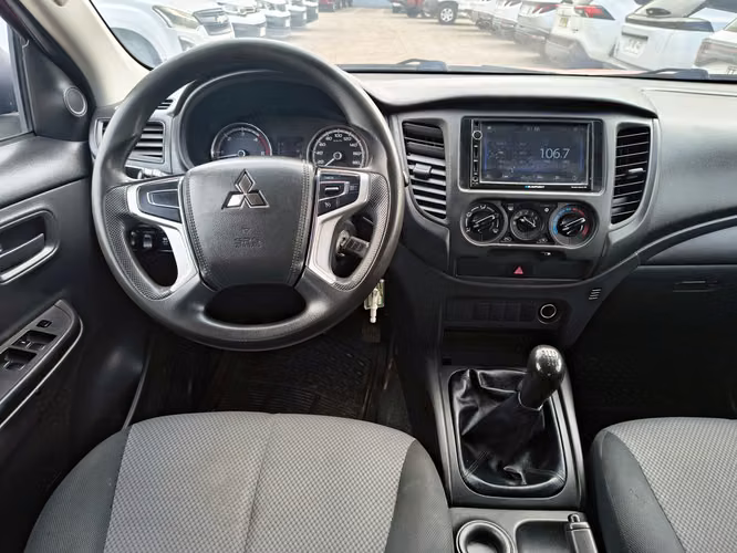 MITSUBISHI L200 2023