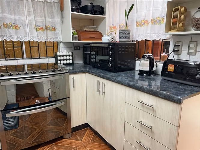 Casa en venta de 5 dorm. en Villa Alemana - Sector Sur