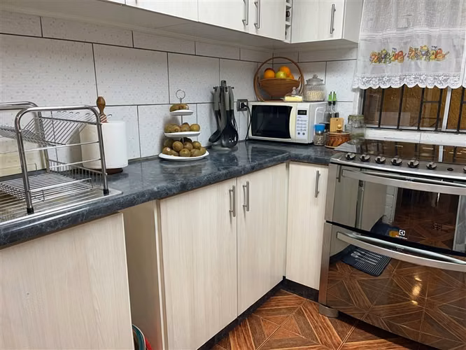 Casa en venta de 5 dorm. en Villa Alemana - Sector Sur
