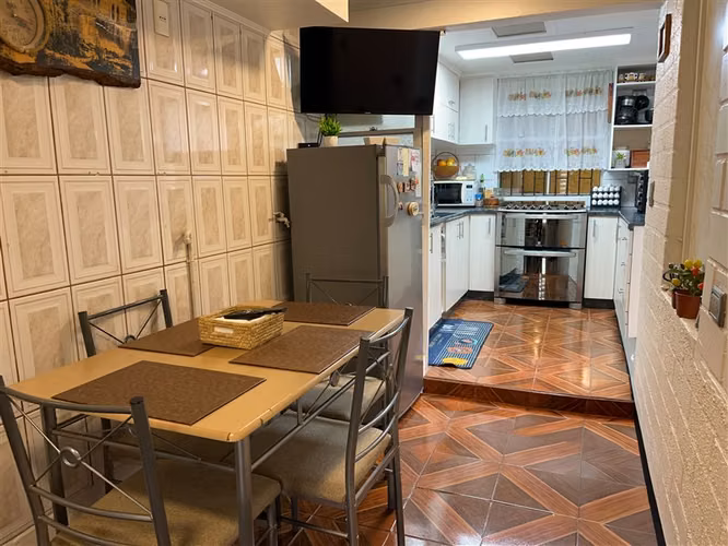 Casa en venta de 5 dorm. en Villa Alemana