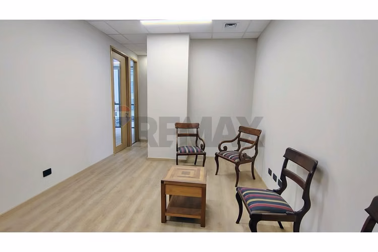 Oficina premium 3 privados + 2 estac.