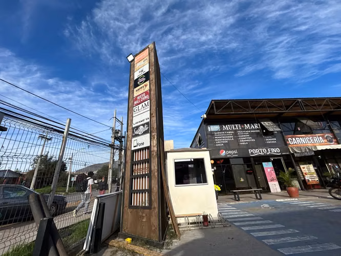  ARRIENDO DE LOCAL, ENTREGA INMEDIATA EN UNA EXCELENTE UBICACIÓN AV. CUATRO ESQUINA, VALOR DE ARRIENDO $735.192 MIL PESOS.