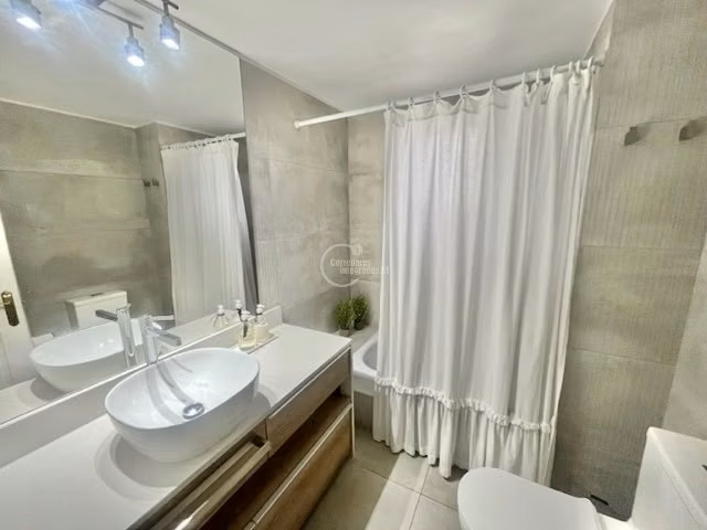 Departamento en venta de 3 dorm. en Lo Barnechea