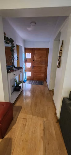 Amplia Casa de 5D + 3B en Condominio Privado con Piscina y Gran Patio Walker Martínez