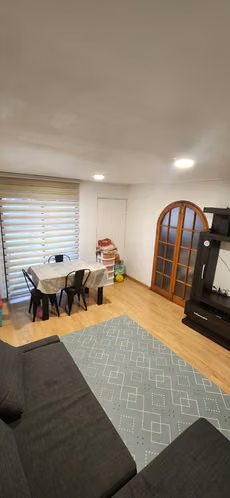 Amplia Casa de 5D + 3B en Condominio Privado con Piscina y Gran Patio Walker Martínez