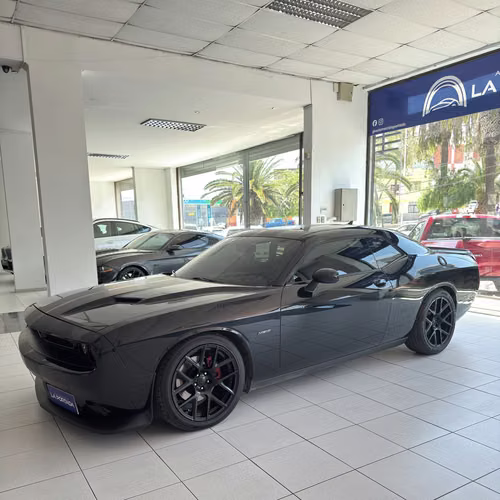 Dodge Challenger 5.7 AT 2016 - $27.500.000