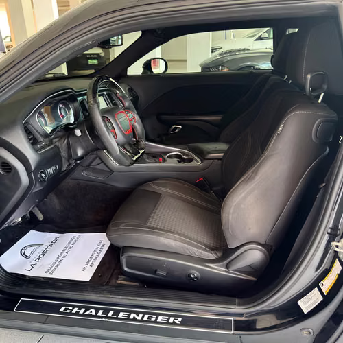 Dodge Challenger 5.7 AT 2016 - $27.500.000