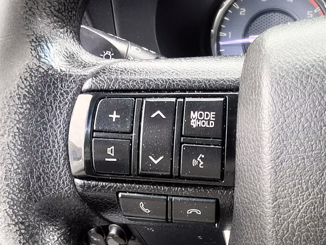 TOYOTA HILUX 2023 - Imagen 14